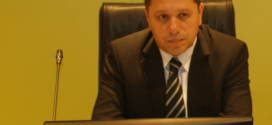 Aktuelni zakon o izboru odbornika i poslanika,  ne obezbjeđuje sistemsko rješenje za autentično predstavljanje Roma i Egipćana  u crnogorskom parlamentu.